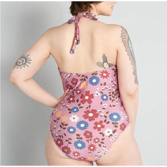 ModCloth x Princess Highway Dark Pink Floral Curvy Girl One Piece Tie Front Swim - Picture 2 of 8